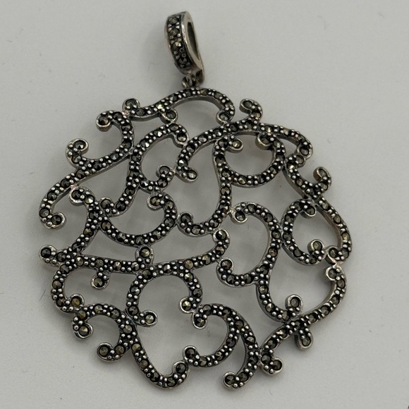 Jewelry - C547 Vintage 925 Silver Filigree Pendant